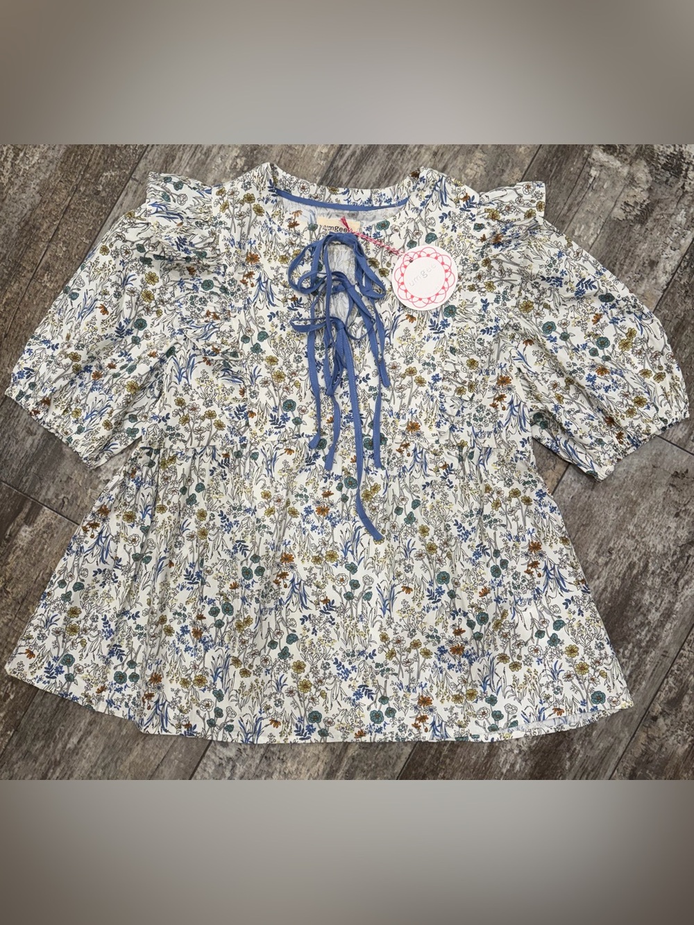 Umgee Floral Puff Sleeve Peasant Top in Blue and Cream/size small